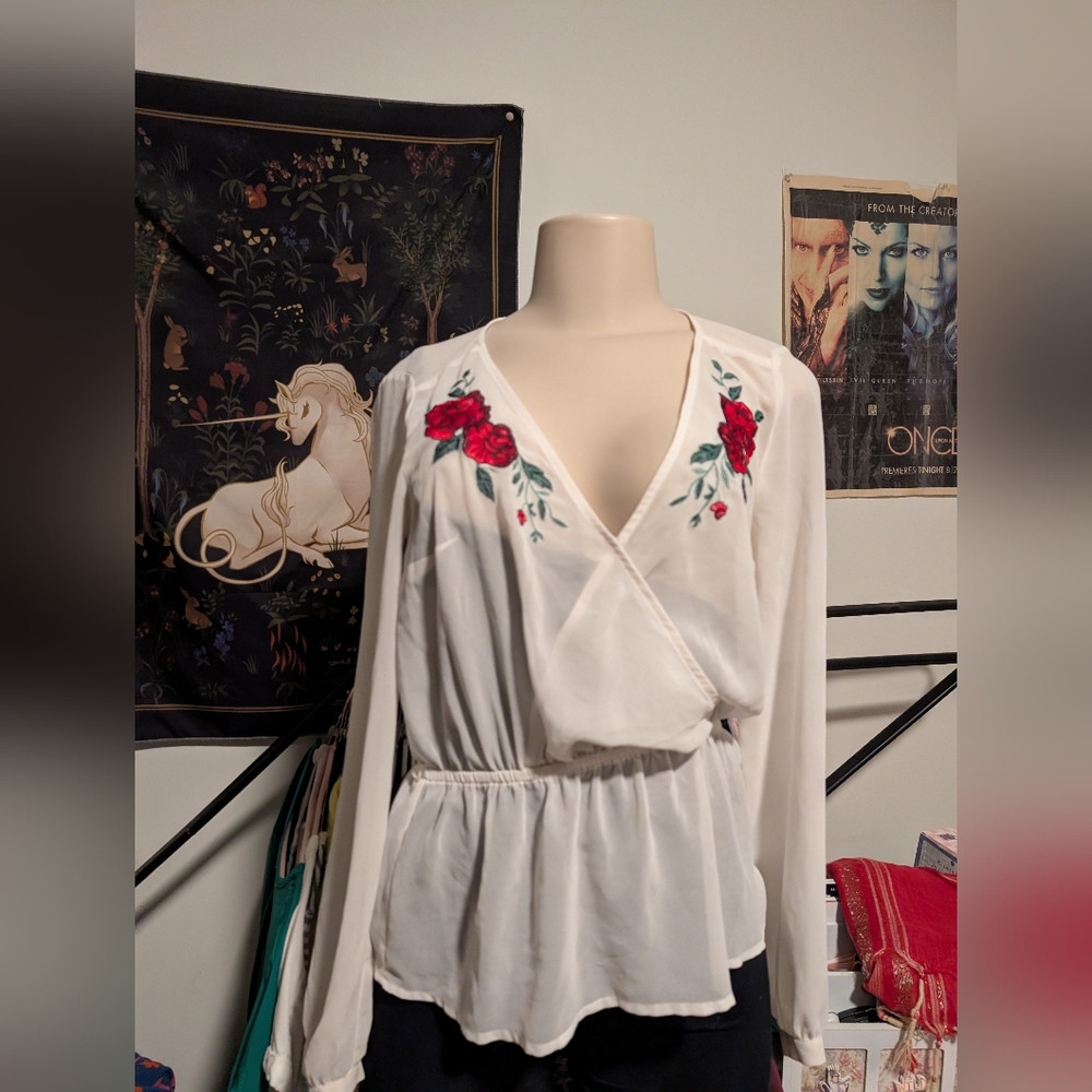 Express White Floral Embroidered Long Sleeve Surplice Blouse Top Size L